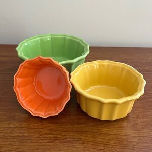 CENTURY Stoneware Nesting Bowls Mid Century Modern Scalloped Kitchen Serveware